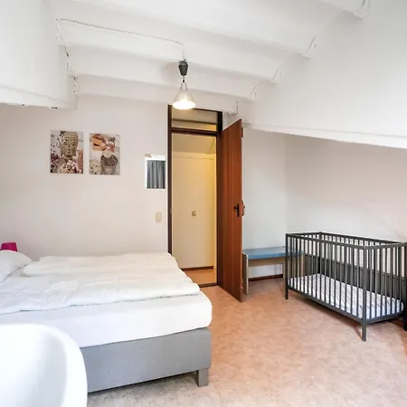 Serene In With Terrace Сasa de vacaciones