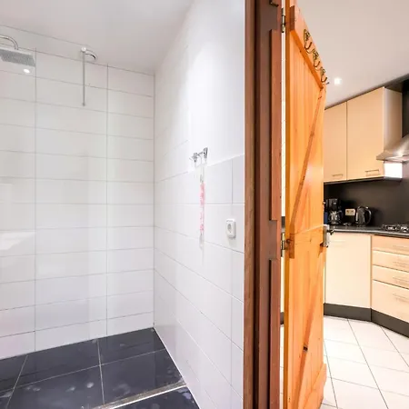 Serene In With Terrace Ulestraten