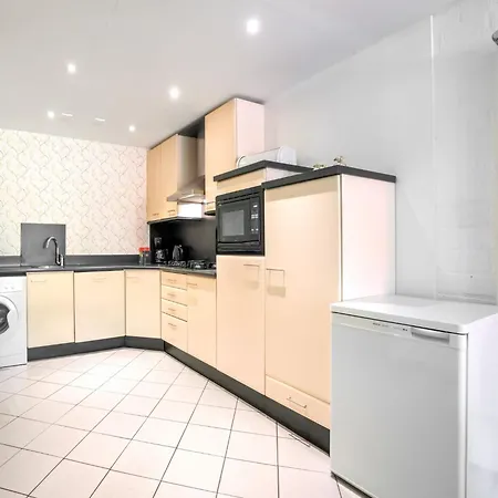 Serene In With Terrace Casa de Férias Ulestraten